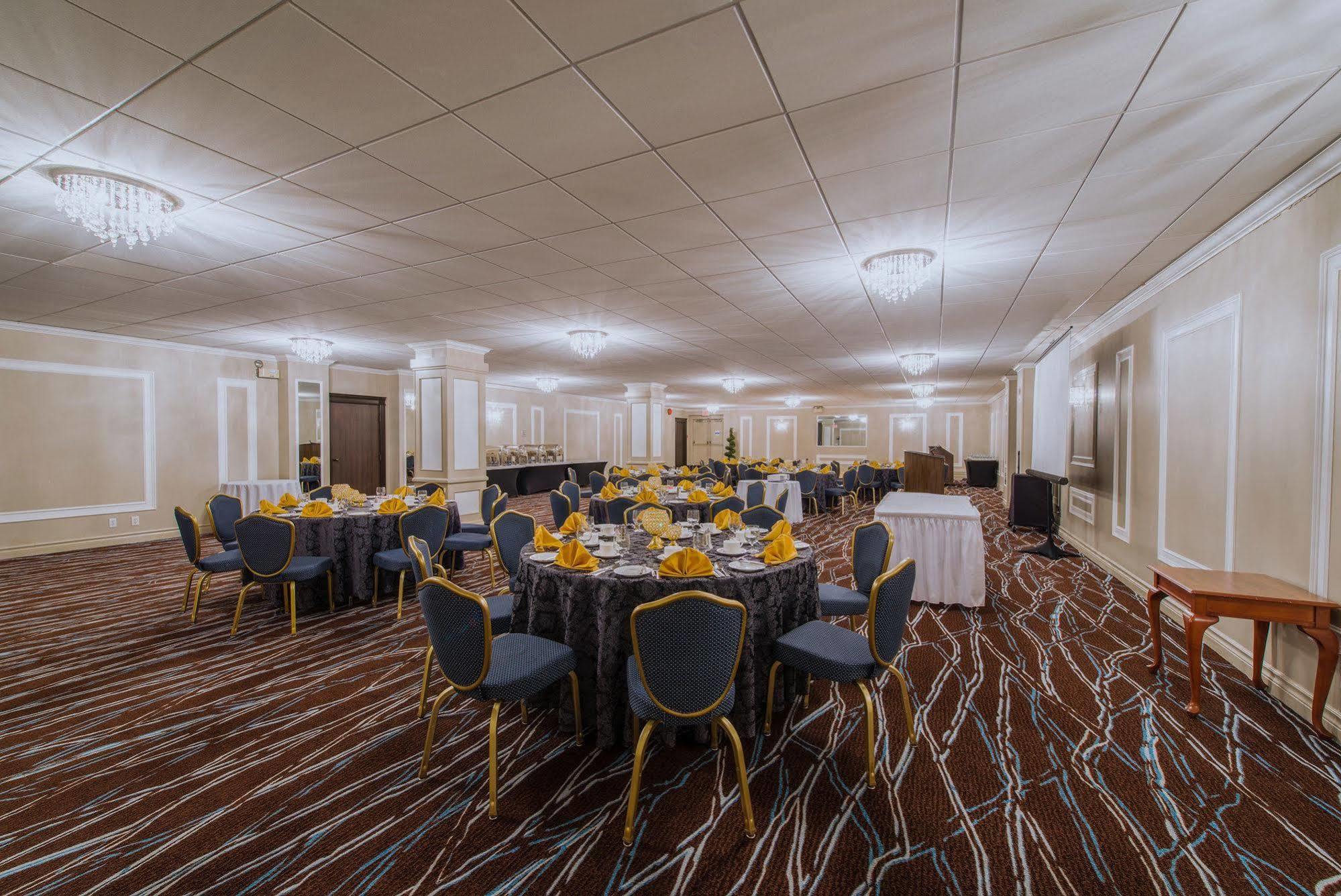 אדמונטון Fantasyland Hotel מראה חיצוני תמונה